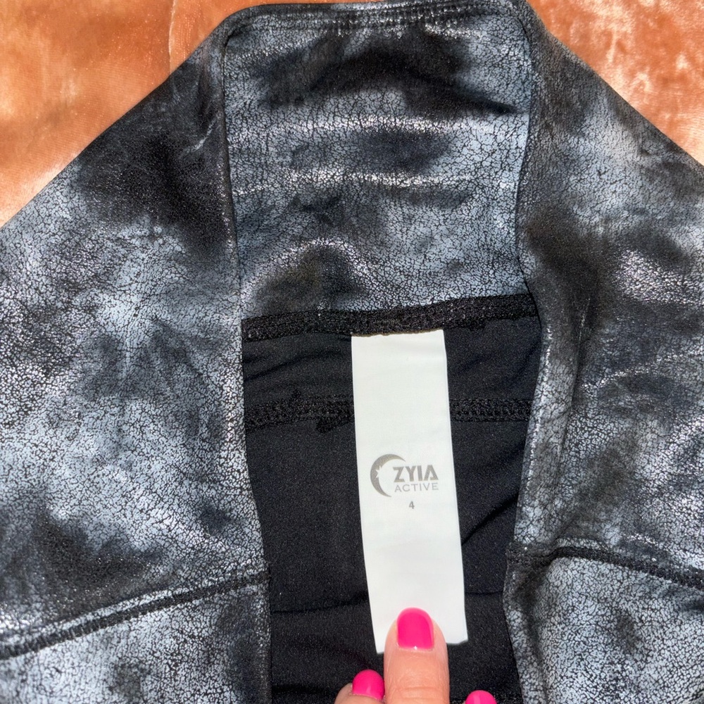 Zyia Leggings - Picture 2 of 3
